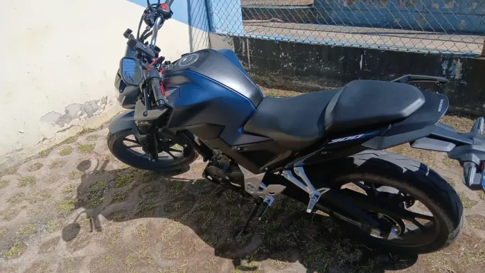 Cb twister 300f único dono