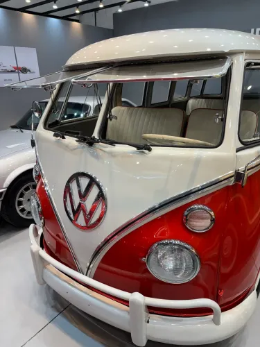 Volkswagen Kombi Standard/ Luxo/ Serie Prata 1976