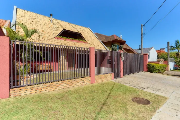 CASA ACONCHEGANTE A VENDA NO CAMPINA DO SIQUEIRA - CURITIBA PR