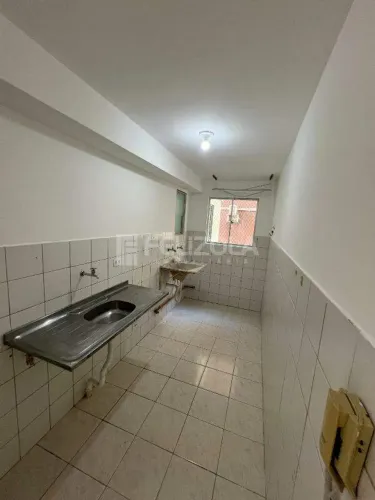 Apartamento para aluguel, Cond. Andaluzia com 3/4,1 wc, sala, cozinha, 1 vaga de garagem,