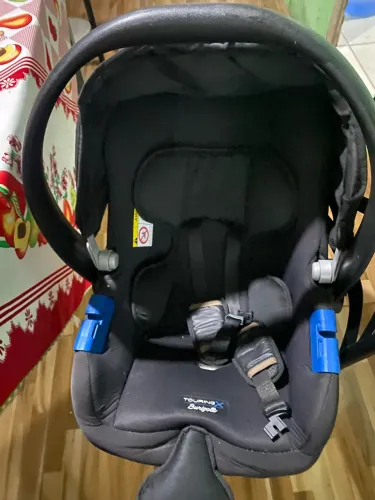 Vende-se bebê conforto 