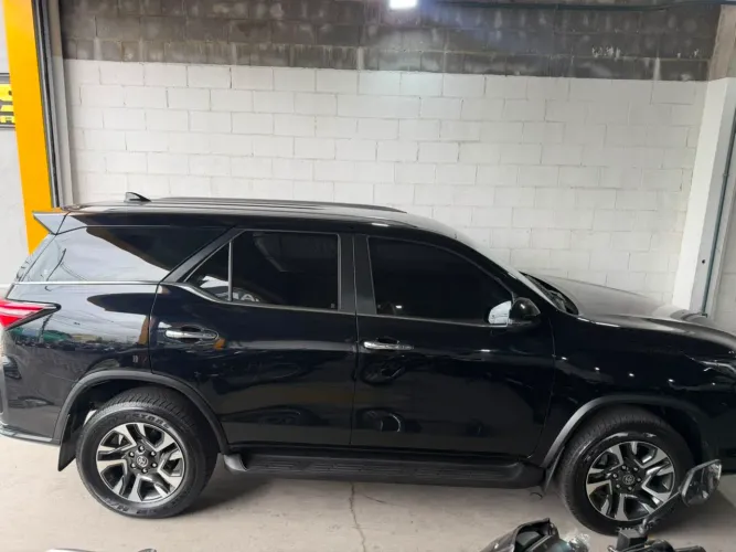 Toyota Hilux SW4 SRX Plat. 4X4 2.8 TB Die. Aut. 2024