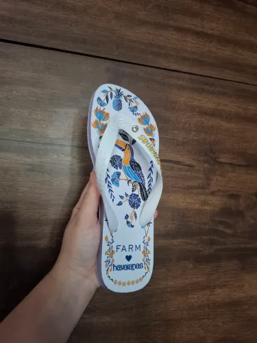 Vendo chinelo