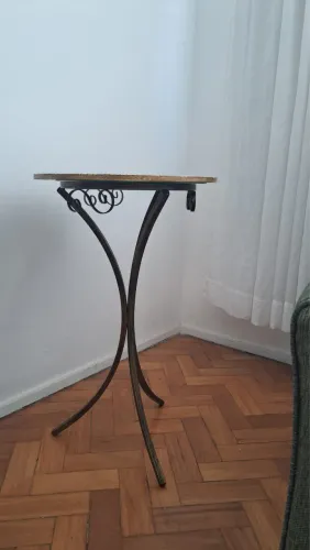 Mesa de Canto em Ferro com Tampo de Vidro e Mosaico em Azulejos - 75 cm