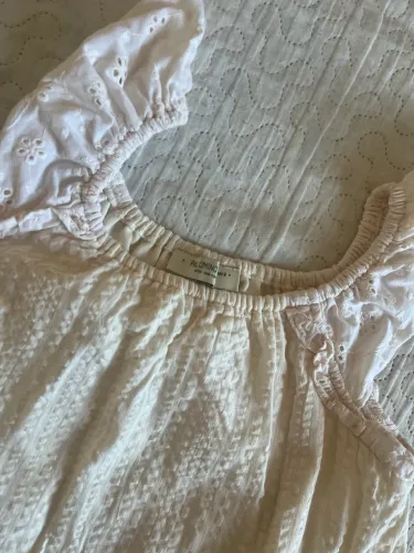 Vestido detalhes cambraia texturizado 