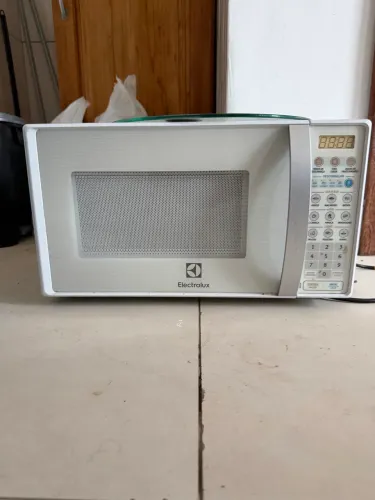 Microondas eloctrolux usado 220V 