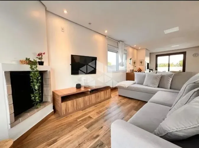 Casa Semimobiliada com 3 Dormitórios à Venda no Bairro Bella Torres em Passo de Torres/ SC