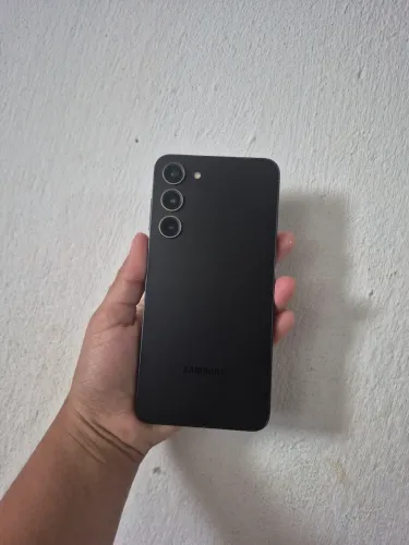 Vendo S23 Plus 256 gigas aparelho de uso pessoal acompanha carregador original!