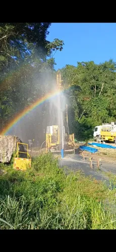 Poço Artesiano furado na Rocha 