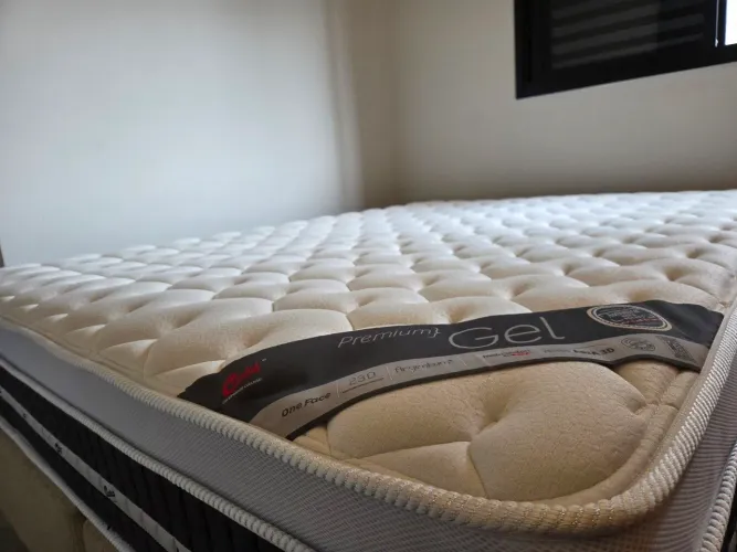 Vendo esse colchão castor quee Aida na garantia 