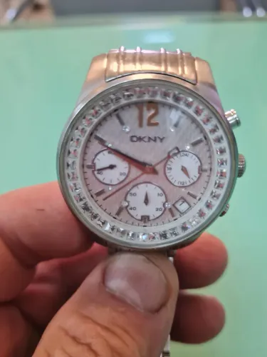 Relógio de pulso DKNY