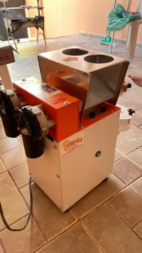 Maquina de fazer salgados