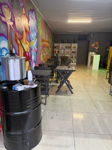 Procuro atendente pra trabalhar de qua a domingo