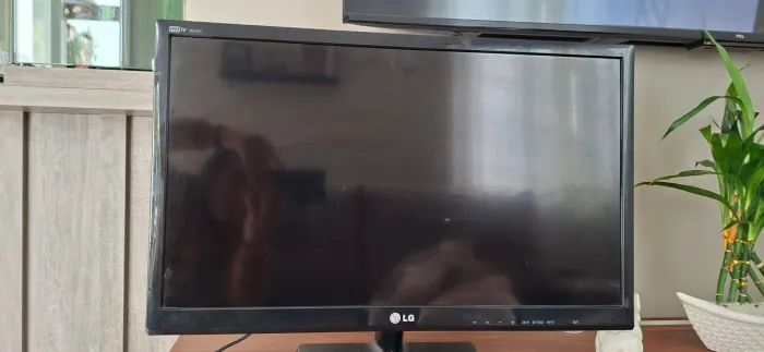 TV/Monitor LG 24" LED - Excelente Estado