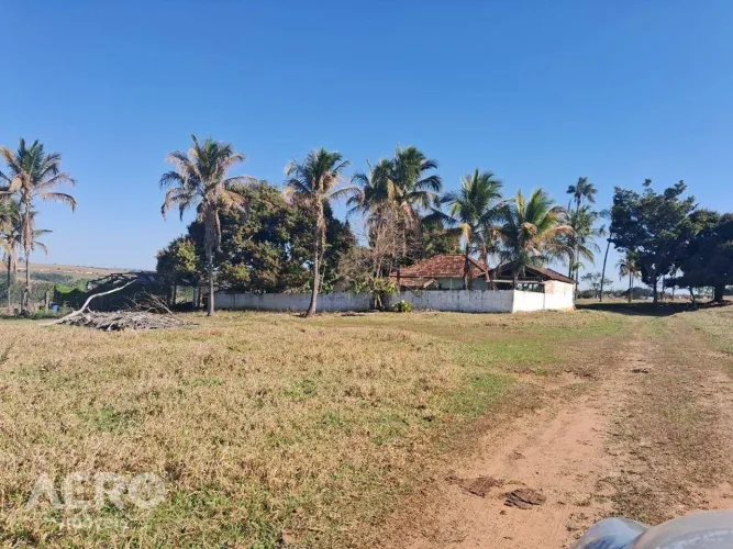 Sítio com 2 dormitórios à venda, 278300 m² por R$ 2.460.000 - Área Rural de Guaimbê - Guai