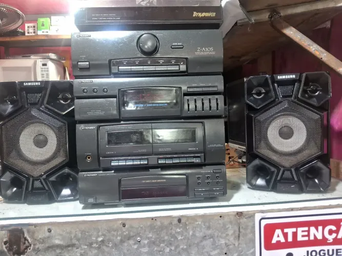 Som pioneer das antiga pegando perfeito o toca fitas o passa CD com passa disco vinil