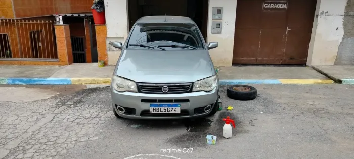 Fiat Palio ELX 1.3 MPI Flex 8V 4P 2005