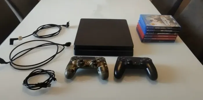 PlayStation 4 1Tb Mídia Física com 2 Controles e 6 Jogos