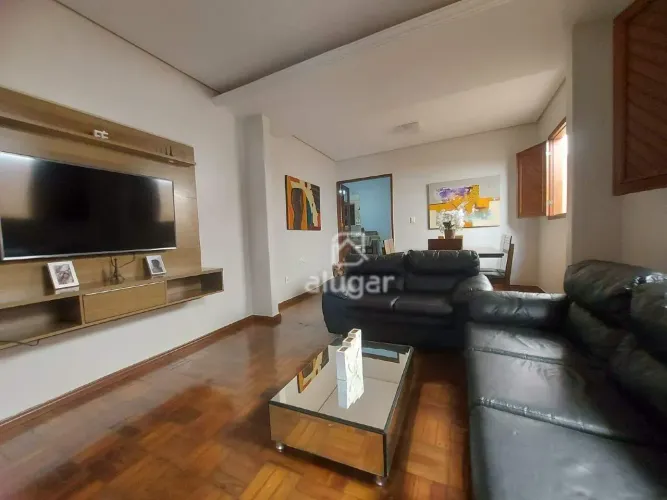 Casa à venda, 3 quartos, 1 suíte, 1 vaga, Centro - Montes Claros/MG - R$ 680.000,00 - Alug