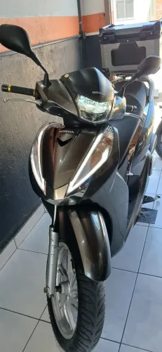 HONDA SH300I CONSERVADA