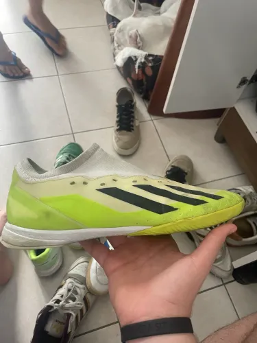 Chuteira Adidas