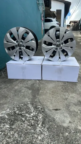 Jogo de Rodas de Aço Original Volkswagen Aro 16 com Calotas