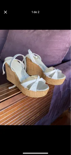 Sandália salto Anabela tamanho 35