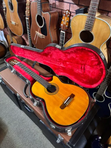 Violão Groovin estilo Chet Atkins nylon elétrico regulado ANALISO TROCAS