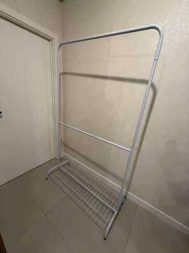 Jogo de Arara 2 níveis com cesto inferior Medidas 1,20m x 1,95 e 1m x 1,95