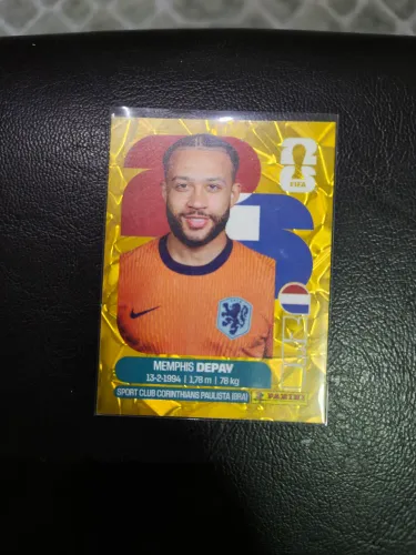 Gold crumple Memphis Depay