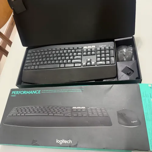 Logitech MK850 Performance (teclado + mouse)