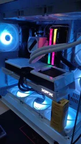 RX 9070 XT 16GB - Menos de 1 Mês de Uso - Impecável