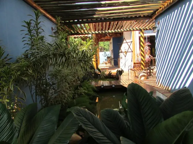 Casa / venda - 4 quartos e amplo quintal com àrvores frutiferas / condomínio chácaras Patu