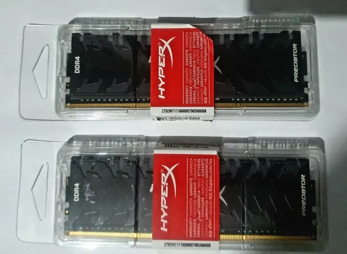 Memória RAM DDR4 Kingston 16GB (2x8GB) com rgb