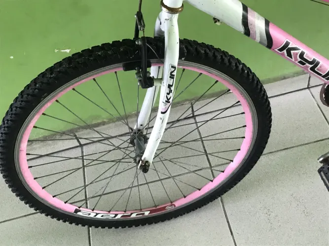 Bicicleta Adulto, Cor Rosa, ótimo estado.