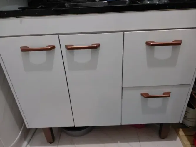 Gabinete de cozinha SEM pia.