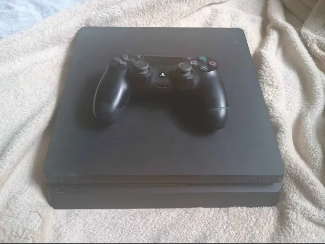 Vendo ou troco ps4 com controle e jogos 