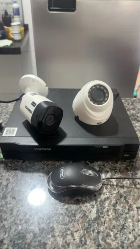 Vendo DVR com câmeras e mouse 