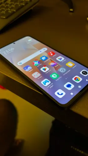 Xiaomi Redmi Note 13 256GB 8GB RAM Impecável com Caixa