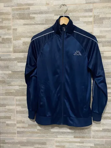 Blusa de agasalho da marca kappa