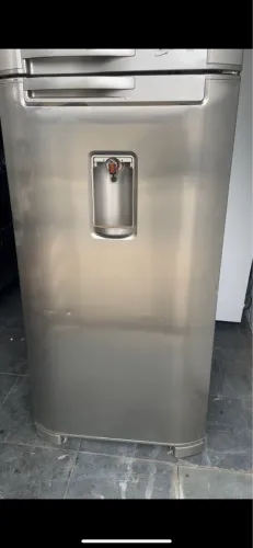 Geladeira Electrolux Frost Free Inox com Dispenser de Água - Funcionando Perfeitament