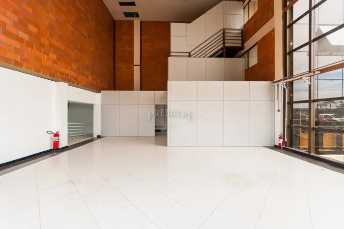Galpão Comercial com 444 m²