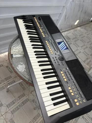 Vendo teclado PSR S670 SEMI NOVO * whatsapp _ falar com ítalo 