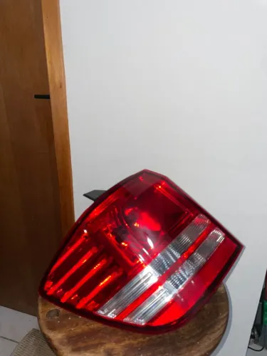 lanterna traseira esquerda dodge Journey 2010