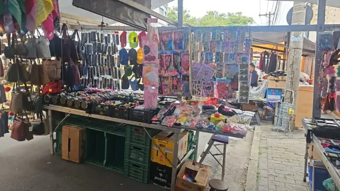 BANCA DE FEIRA BIJOUTERIAS E BRINQUEDOS EM SANTO ANDRE