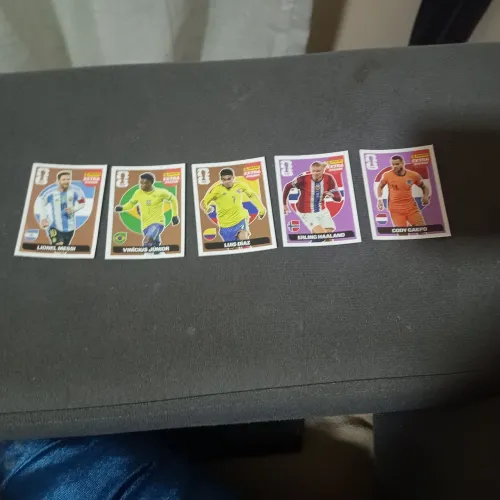 5 Figurinhas legends