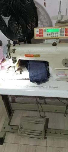 Maquina de costura reta