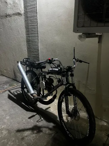 Vendo motorizada 80cc, toda filé nada a fazer !!!
