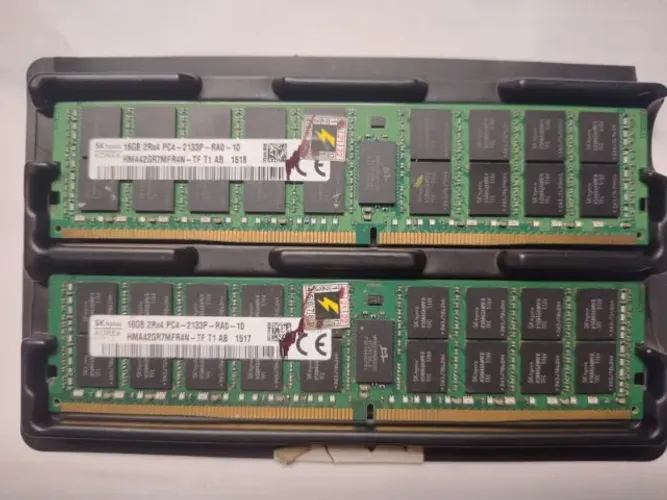 Par de Memorias para Servidor 16gb 2rx4 Pc4 DDR4 2133p - Sk Hynix HMA42GR7MFR4N-TF
