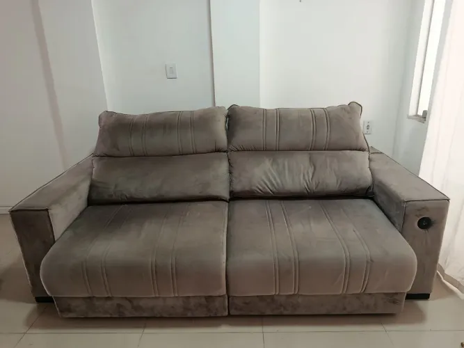 Sofá 03 lugares retrátil 